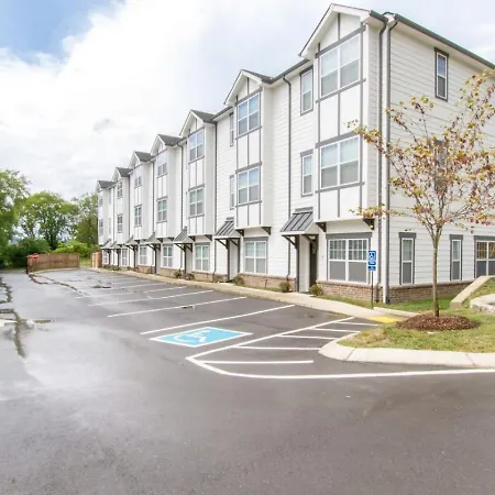 Holiday home Luxurious Townhome Music Group Retreat Nashville