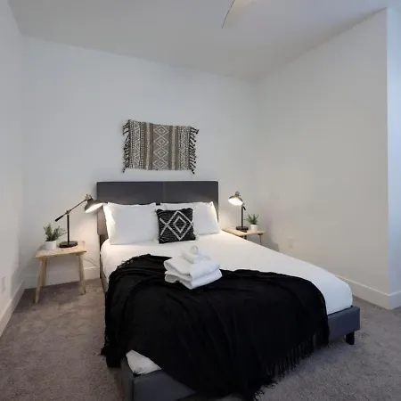 Luxurious Townhome Music Group Retreat Holiday home Nashville