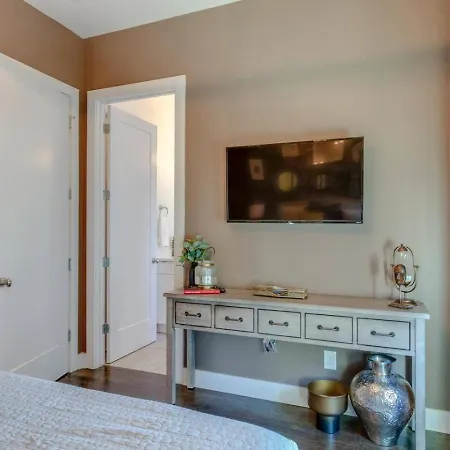 Modern Townhome With Gorgeous Patio Space * Nashville