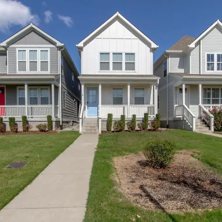 The Nation Native Stunning 4 Bedroom With Private Yard Holiday home *