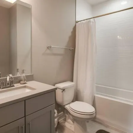 The Nation Native Stunning 4 Bedroom With Private Yard Holiday home Nashville