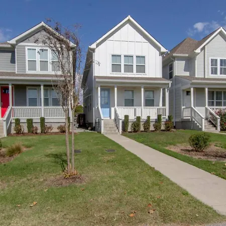 The Nation Native Stunning 4 Bedroom With Private Yard *