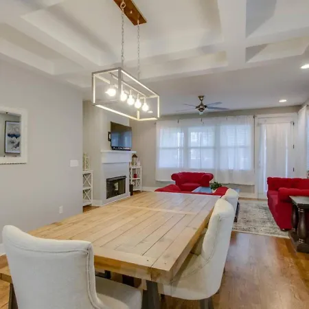 The Nation Native Stunning 4 Bedroom With Private Yard *