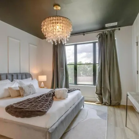 East Nash Superstar- Skyline Views Terrace- Mural Holiday home Nashville