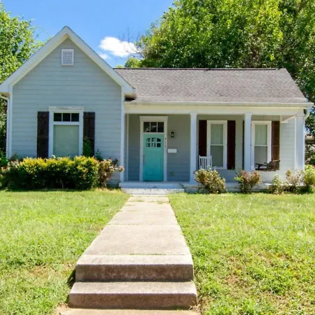 East Nash Enclave Movie Private Yard * Nashville