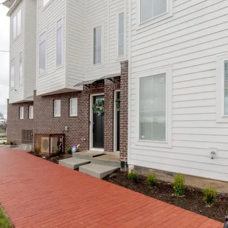 Jazz Junction 2 Bedrooms 5 Beds 7 Mins To Broadway Holiday home *