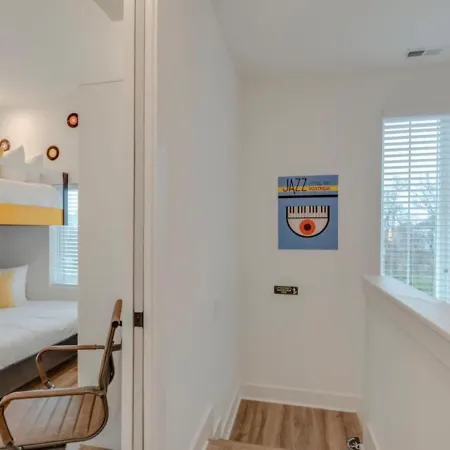 Holiday home Jazz Junction 2 Bedroom And Kitchen 7 Mins To Broadway