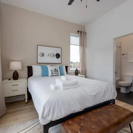The Ryman 4 Bedroom Haven With Scenic Rooftop