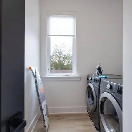 Holiday home The Ryman 4 Bedroom Haven With Scenic Rooftop *