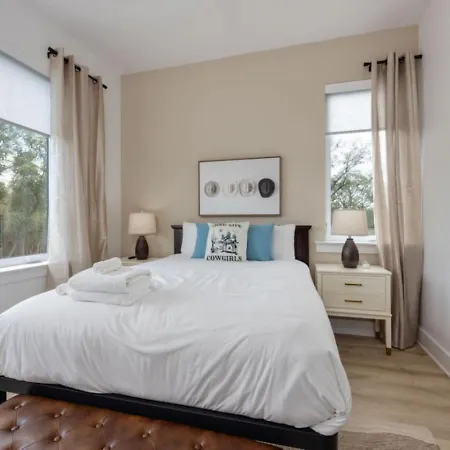 The Ryman 4 Bedroom Haven With Scenic Rooftop Nashville