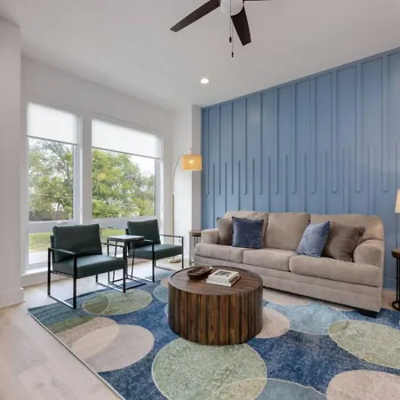 The Ryman 4 Bedroom Haven With Scenic Rooftop *
