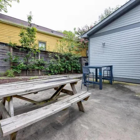 Holiday home Tranquil East Nash Escape - Pool Table
