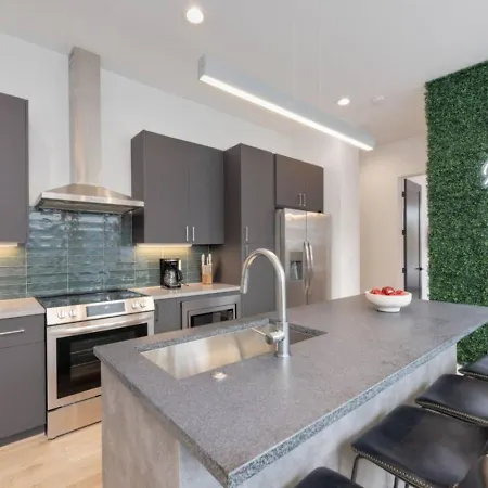 Holiday home The Ryman 4 Bedroom Haven With Scenic Rooftop Nashville