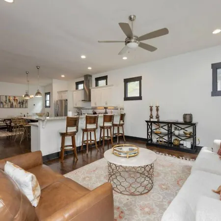Tranquil East Nash Escape - Pool Table Holiday home *