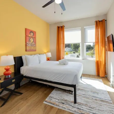 Cowgirl Up 4bd 4.5bth Rooftop Views Holiday home Nashville