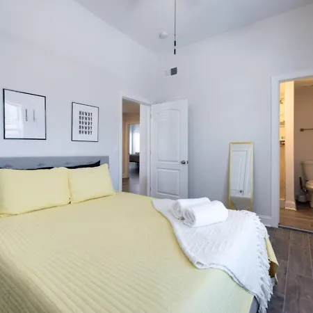 Holiday home The Centennial Charmer- 8 Min From Broadway *