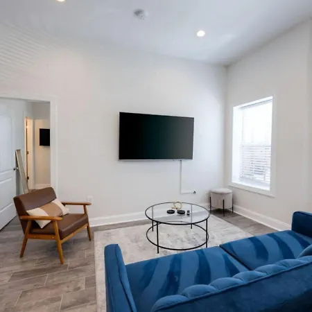 Holiday home The Centennial Charmer- 8 Min From Broadway *
