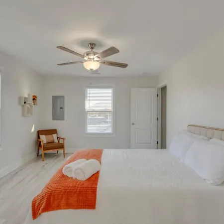 Holiday home The West End Delight- 8 Min To Broadway *