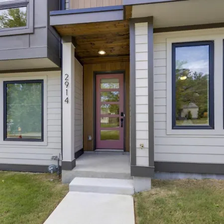 Dolly And Denim 4 Bedroom 4.5 Bath With Spacious Rooftop *