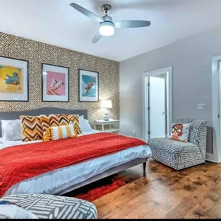 North Luxury Home! Perfect For Large Groups! Holiday home Nashville