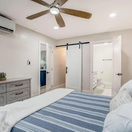 Adorable, Cozy, Private 1bed1bath, Fenced Yard, Sunroom, Deck *