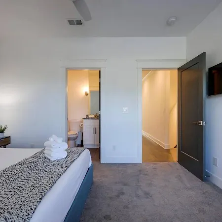 Holiday home Double Townhomes Elegant Design Big Groups *