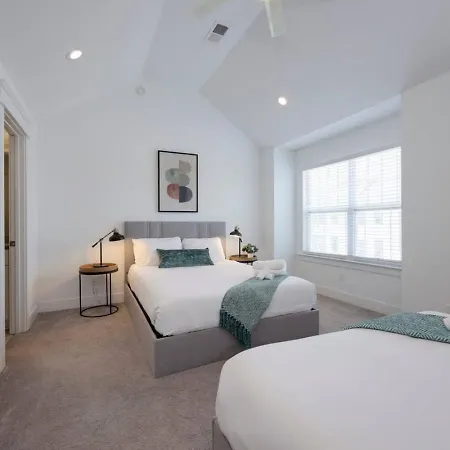 Double Townhomes Elegant Design Big Groups *
