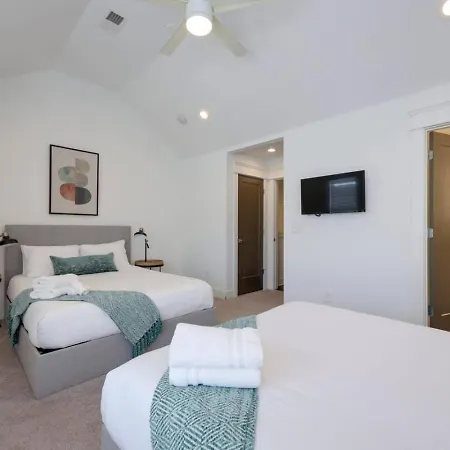 Holiday home Double Townhomes Elegant Design Big Groups *