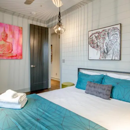 Dual Homes Gulch Superstars Epic Rooftop Holiday home *