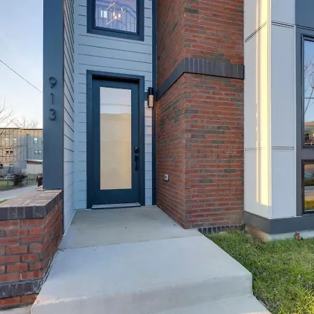 Large Private Rooftop Spacious Luxury Townhome * Nashville