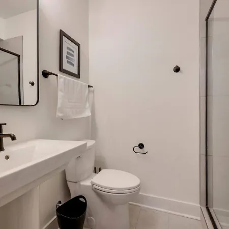 Large Private Rooftop Spacious Luxury Townhome * Nashville