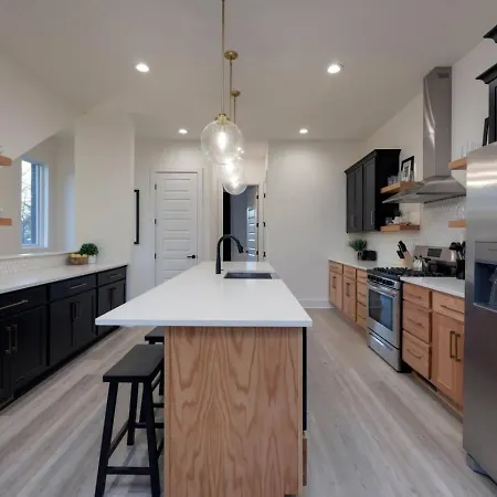 Large Private Rooftop Spacious Luxury Townhome Holiday home Nashville
