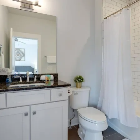 Superstar Ultra Luxury Minutes To Downtown
