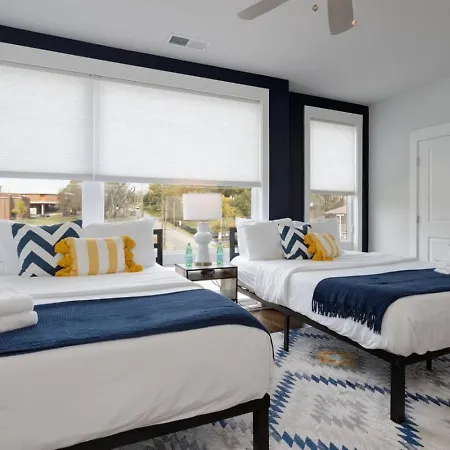 Holiday home Superstar Ultra Luxury Minutes To Downtown *