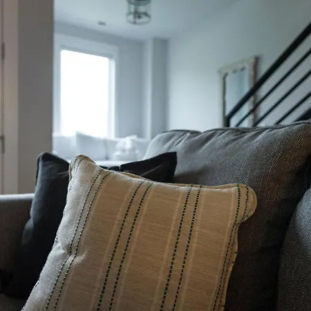 Holiday home Superstar Ultra Luxury Minutes To Downtown *