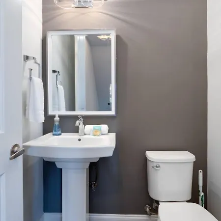 Superstar Ultra Luxury Minutes To Downtown