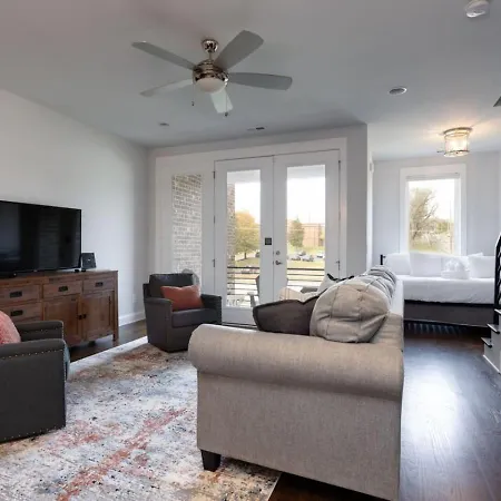 Superstar Ultra Luxury Minutes To Downtown Nashville