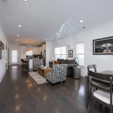 Holiday home Two Elegant Townhomes Perfect For Large Groups Nashville