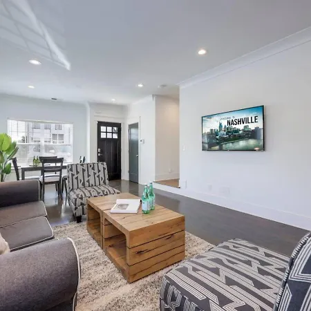 Two Elegant Townhomes Perfect For Large Groups