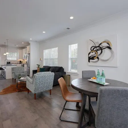 Two Spectacular Homes For Twenty Guests With Outdoor Patio * Nashville