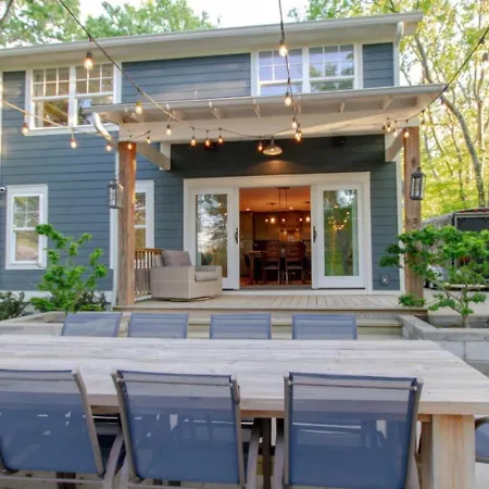 Getaway- Relaxing Backyard- Large Patio