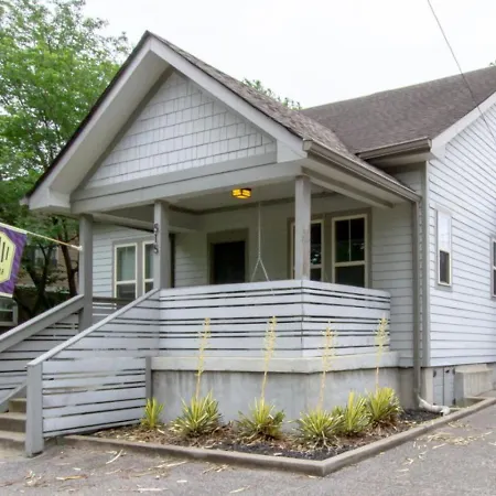 Holiday home Dreamer - Mins To Downtown - 3br 2.5bath