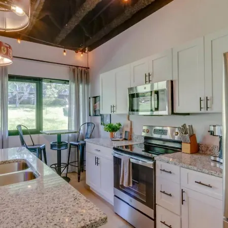 Stylish Haven In South *
