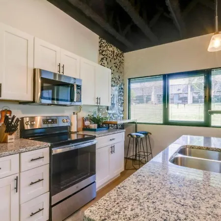 Vibrant Retreat - South * Nashville