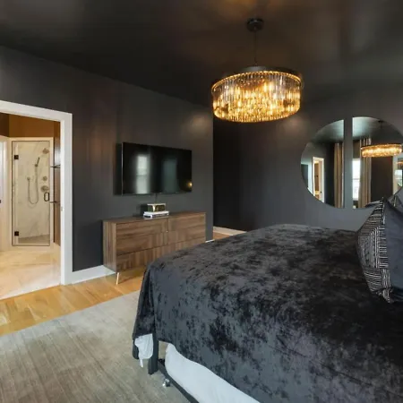Nations Elegance Rooftop And Private Patio *