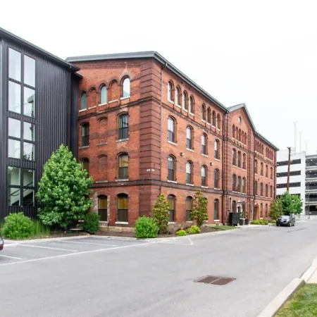 Stylish With Urban Charm Apartment Nashville