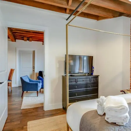Apartment Stylish With Urban Charm Nashville