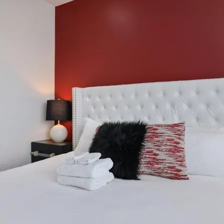 Urban Elegance Rooftop Lounge With Hot Tub * Nashville
