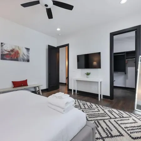 Holiday home Urban Elegance Rooftop Lounge With Hot Tub Nashville