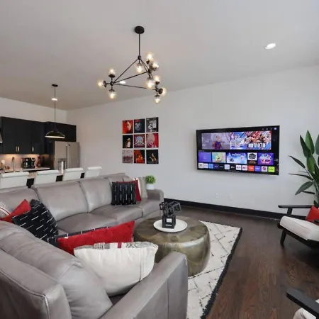 Holiday home Urban Elegance Rooftop Lounge With Hot Tub